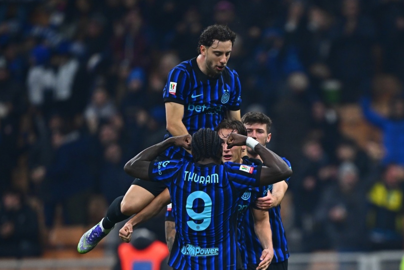 Inter Milan Bantai Venezia